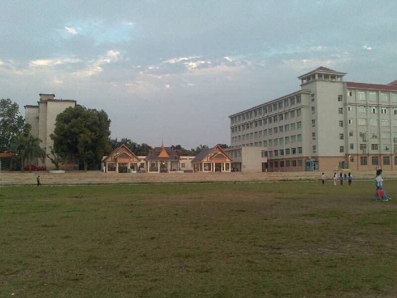  p>广西华侨学校是国家级重点公办中专学校,国务院侨办和自治区政府