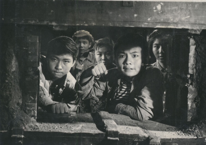 《英雄小八路》是 a target="_blank" href="/item/上海天马电影制片