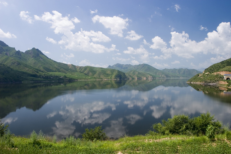  p>庙宫水库,位于河北省承德市围场县县城南 30千米处的伊逊河干流上