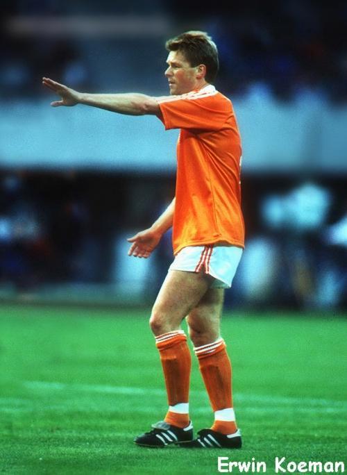  p>埃尔文·科曼,1961年9月20日出生于荷兰,荷兰足球教练.