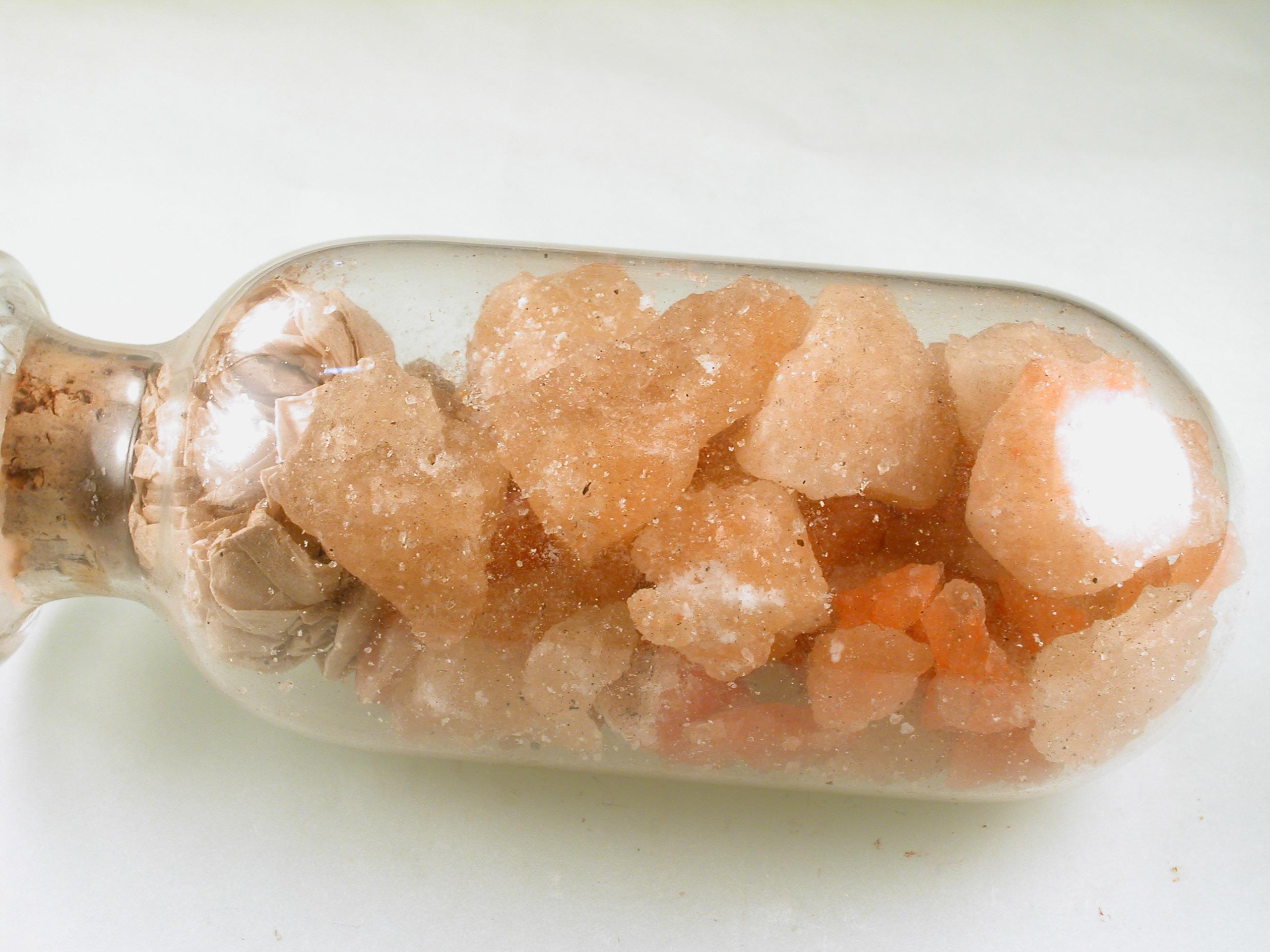 天然矿硝石经工业提纯或用碱液吸收硝酸,生产中含硝尾氮里的 a target