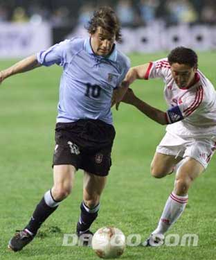  p>马明宇,男,1970年2月4日出生于重庆,中国足球运动员,是甲a a