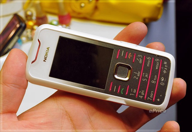  p>诺基亚7210s是一款智能手机,上市时间为2008年. /p>