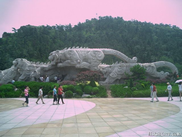  p data-id="gnwrp77x1f">大连虎雕广场位于大连市中山区老虎滩.