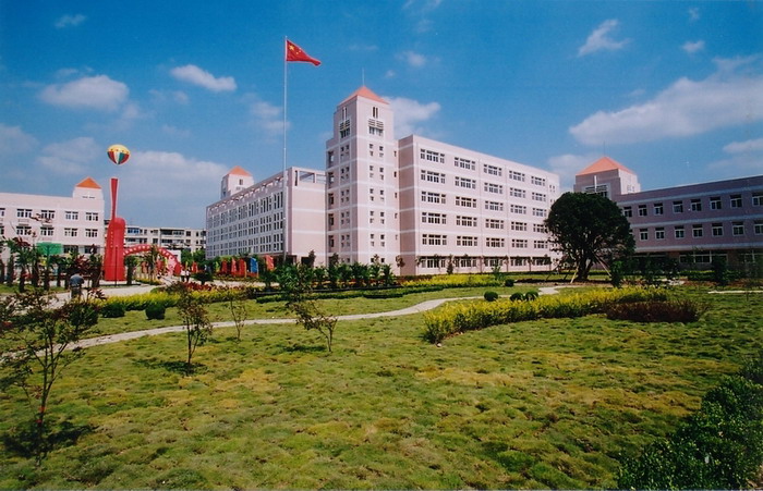  p>南京市莫愁中等专业学校位于南京河西新城.