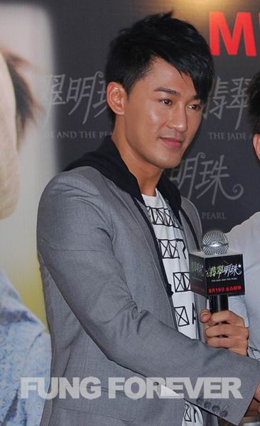  p>林峰,1979年12月8日生于福建厦门,中国香港影视男演员,流行乐歌手.