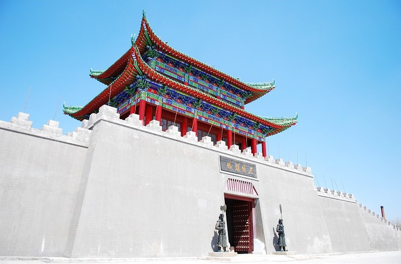  p>三姓古城,全名"三姓五国城",是满清的发祥地,位于黑龙江省佳木斯市