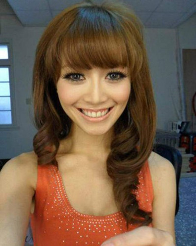  p>曾馨嬅(1990年-),女,别名曾宇瑷.