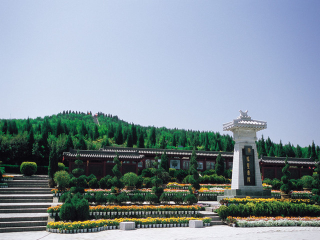  p>秦始皇嬴政(前259年—前210年),嬴姓,赵氏,名政(一说名"正"),又称