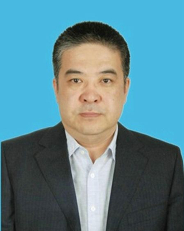  p> 白相工 b>, /b>男,蒙古族,1968年6月出生,内蒙古准格尔旗人,大学