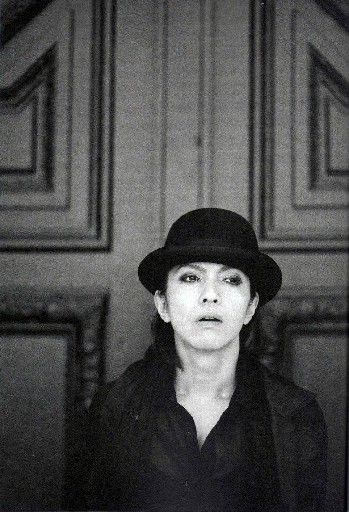  p>hyde,本名"宝井秀人",1969年1月29日出生于日本和歌山县和歌山市.