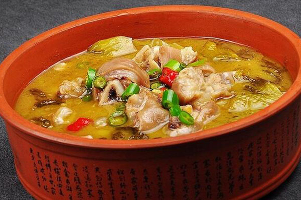  p>富源酸菜猪脚是一道美味的佳肴,营养丰富,适合广大人群,具有很多的