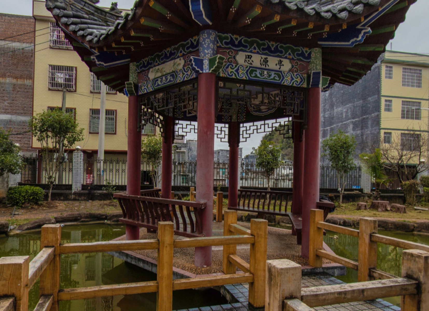  p>忻城县高级中学创办于1978年,坐落于县城关镇西宁街南路26号.