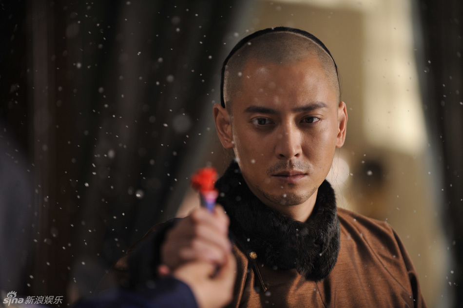  p>《步步惊心》改编自 a target="_blank" href="/item/桐华/1184197