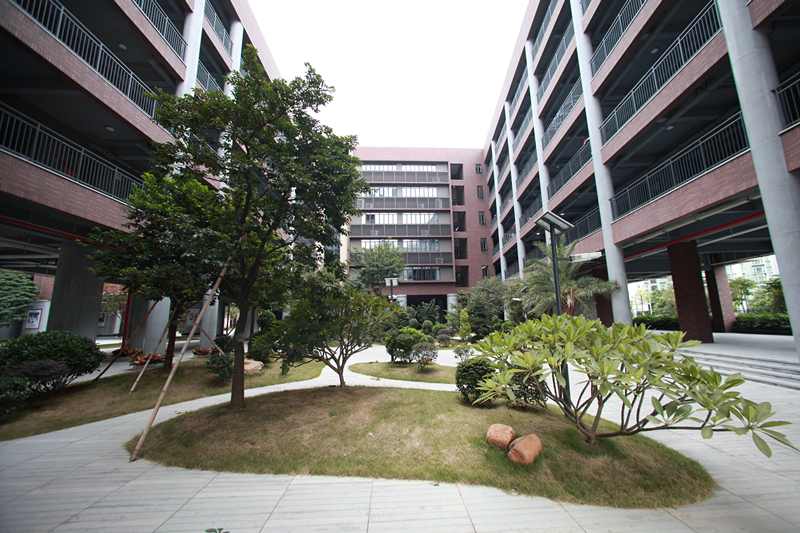承翰学校国际课程实验校区是经深圳市政府批准的一所开展高中国际课程