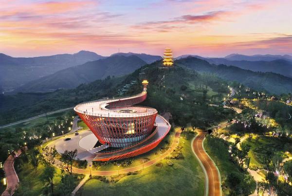 target="_blank" href="/item/龙泉山城市森林公园/20369892" data