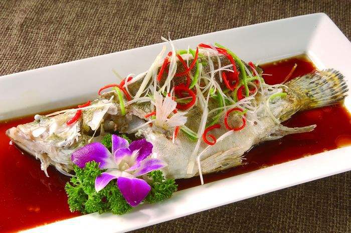  p>清蒸桂鱼是一道以桂鱼作为主要 a href="#" data-lemmaid="5459262