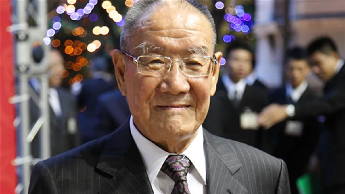 (1927年-2023年3月) /i>,出生于山西,中国台湾连锁餐厅"鼎泰丰"创办人