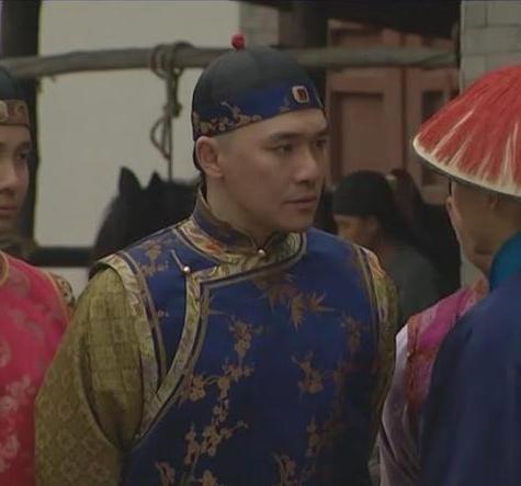 王绘春：因《雍正王朝》走红，长相酷似申军谊，感情经历却不同_百科TA说