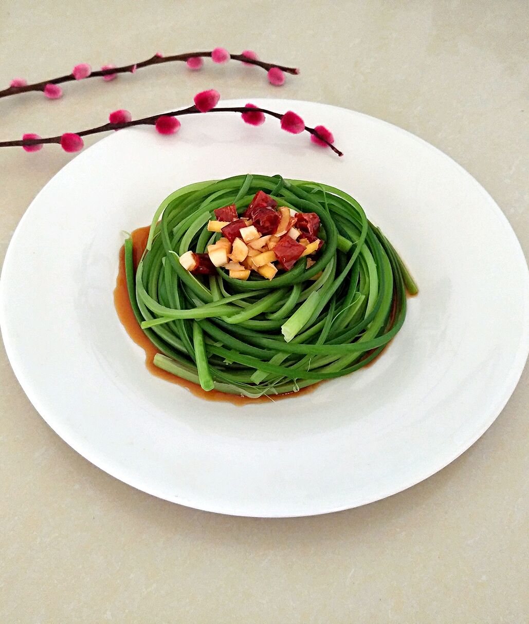  p data-id="gnfdtwo48u">凉拌蒜苗是一道美食,主要材料是 a target="