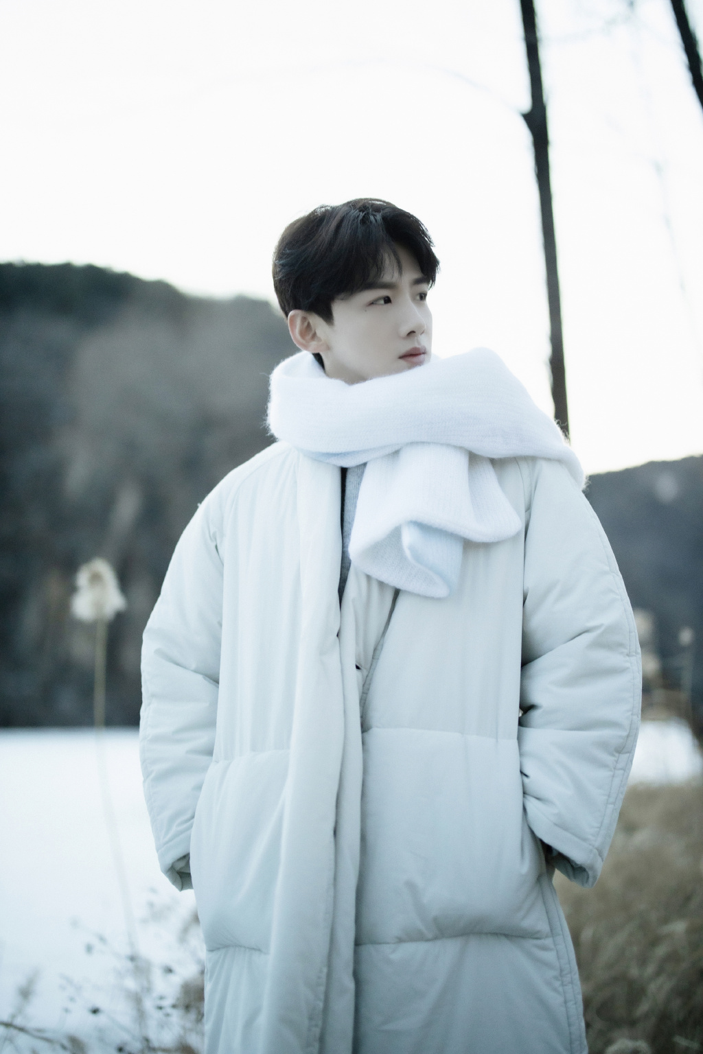  p>白敬亭,1993年10月15日出生于北京市怀柔区,中国内地男演员,毕业于