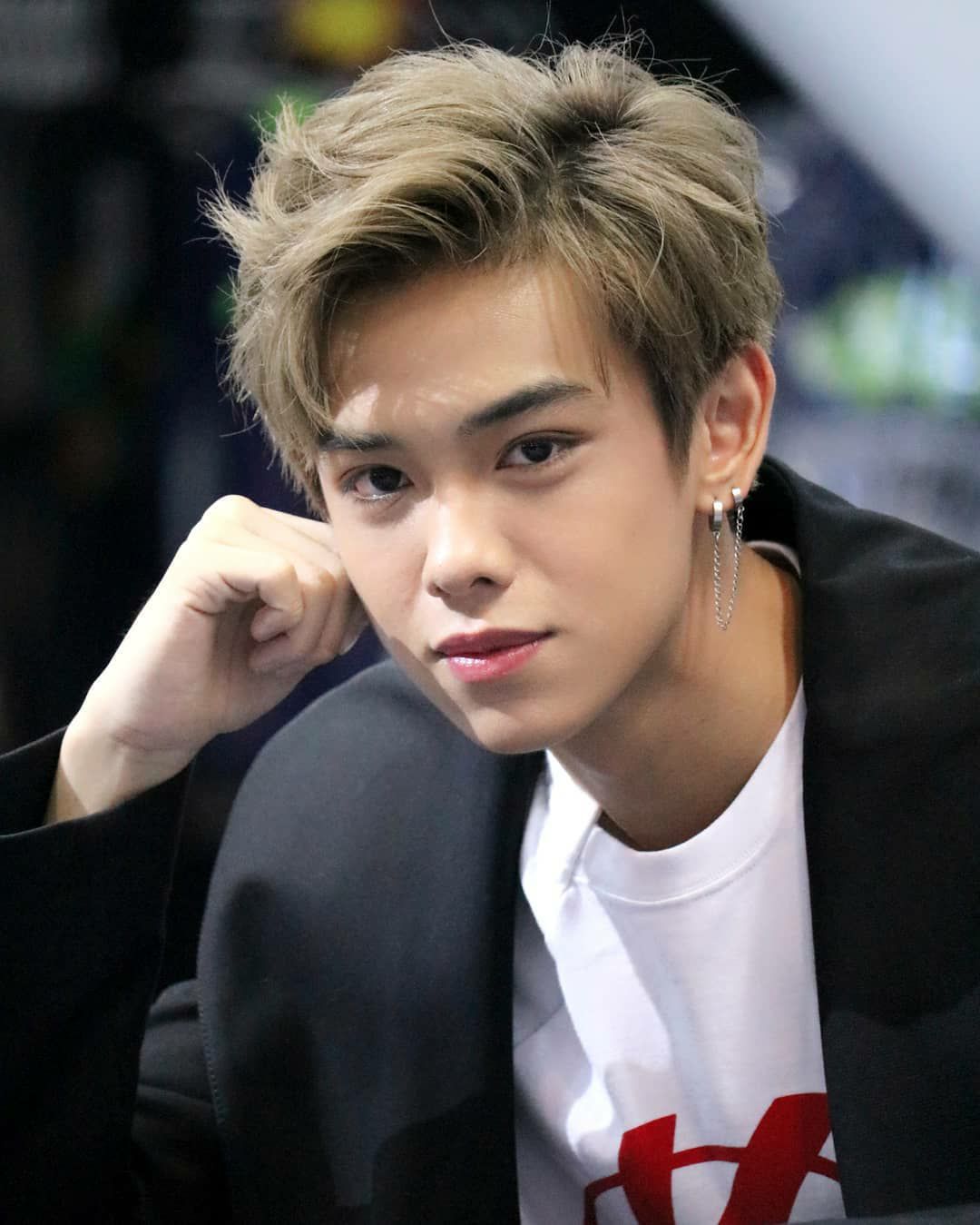  p>拉帕特·昂蒙查翁(third),1998年11月24日出生于泰国曼谷,毕业于 a