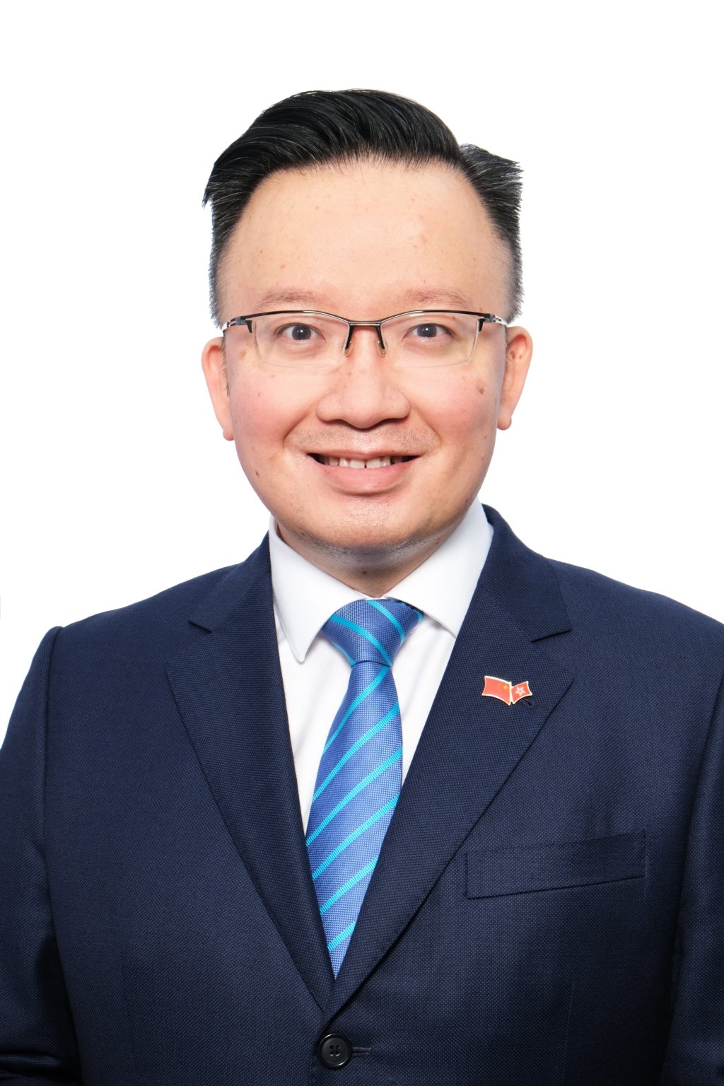  p>陈晓峰,男,1973年12月生,毕业于墨尔本大学,香港翰宇国际律师事务