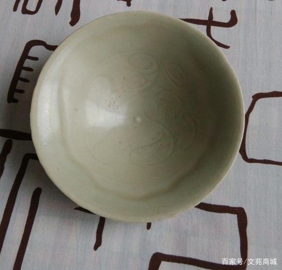 宋代定窑印花斗笠碗_百科TA说