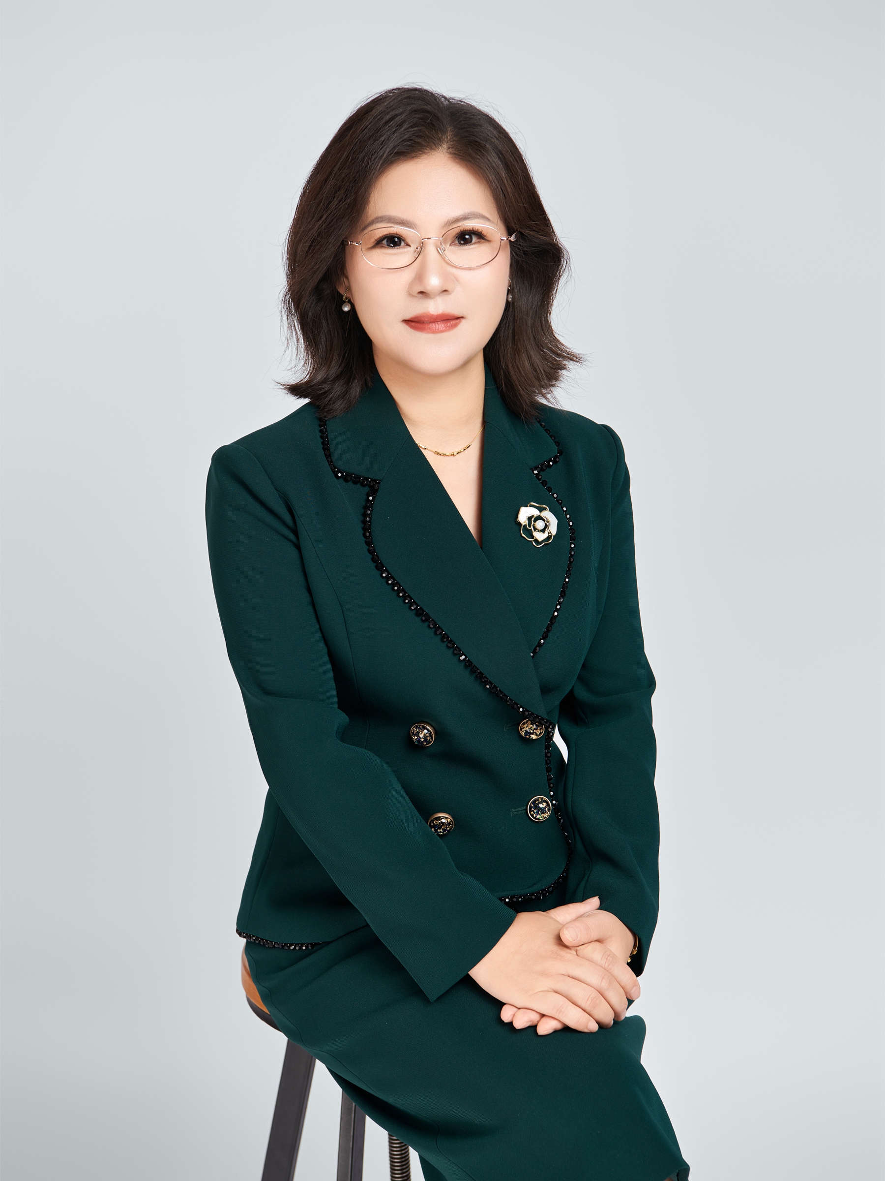 data-ctrid="u0jxfulfiqox">关巧红,北京市易行律师事务所高级合伙人