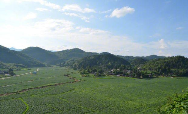 凯本镇,隶属于贵州省黔东南苗族侗族自治州岑巩县,地处<a target="