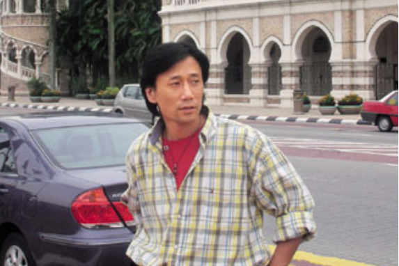 张海东, 1967年生于哈尔滨市,朝鲜族, 1991年毕业于北京中央民族学院