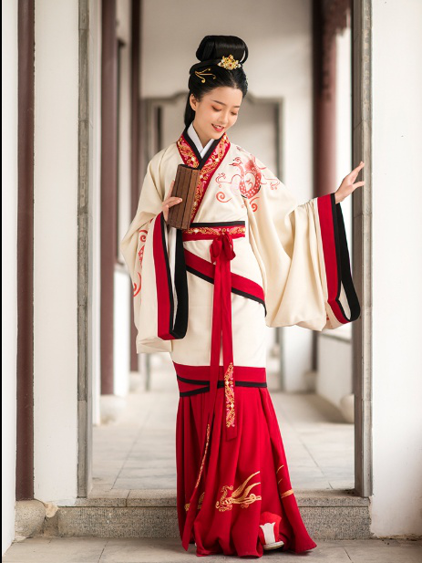 ">礼记 /a>》记载, a target="_blank" href="/item/深衣/12944