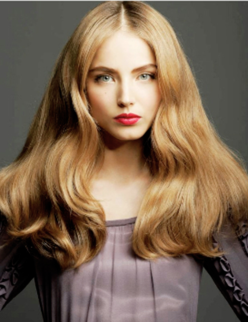 俄罗斯辫子姑娘"(russian rapunzel),也被誉为"当代时尚界的灵感女神"