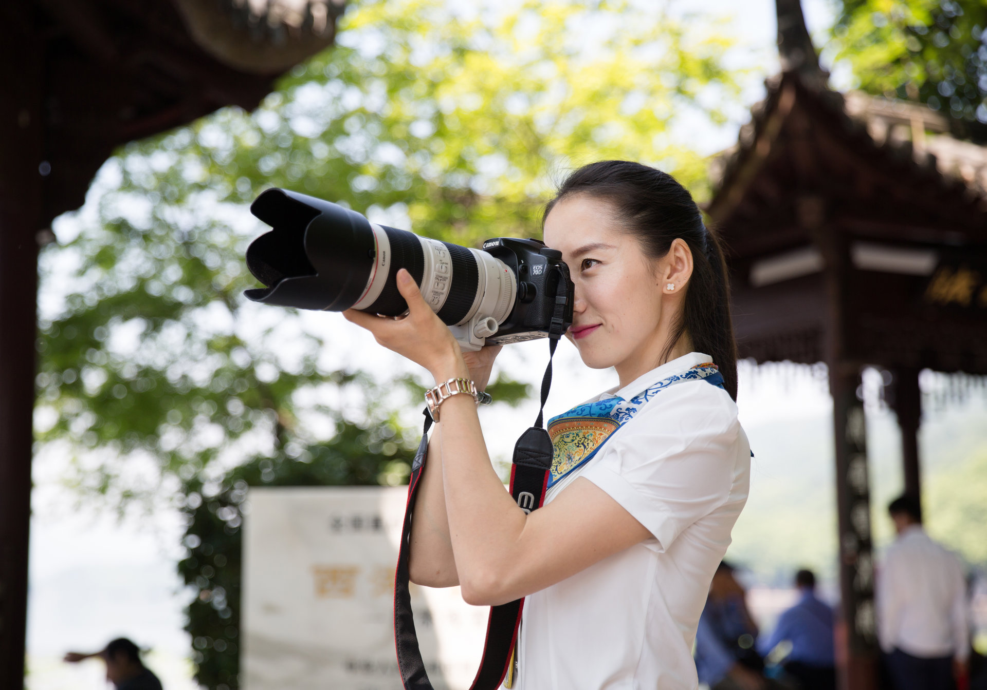 " data-lemmaid="23313866">胡娜娜 /a>,她是一位90后杭州网约导游,她