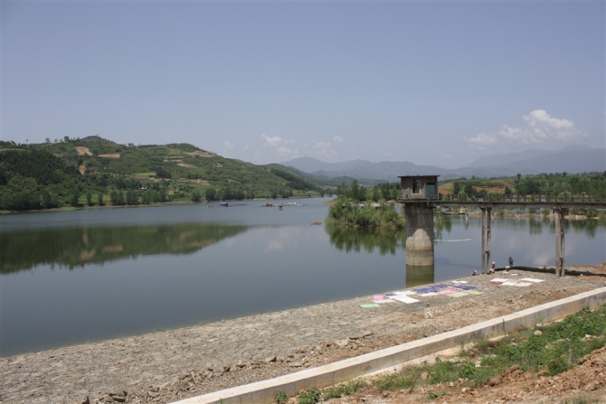 5公里处,著名的国家一级保护动物"朱鹮"繁殖观察站就建立与此,村北