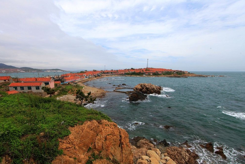 1b4">斋堂岛,位于山东省 a target="_blank" href="/item/青岛/60244"