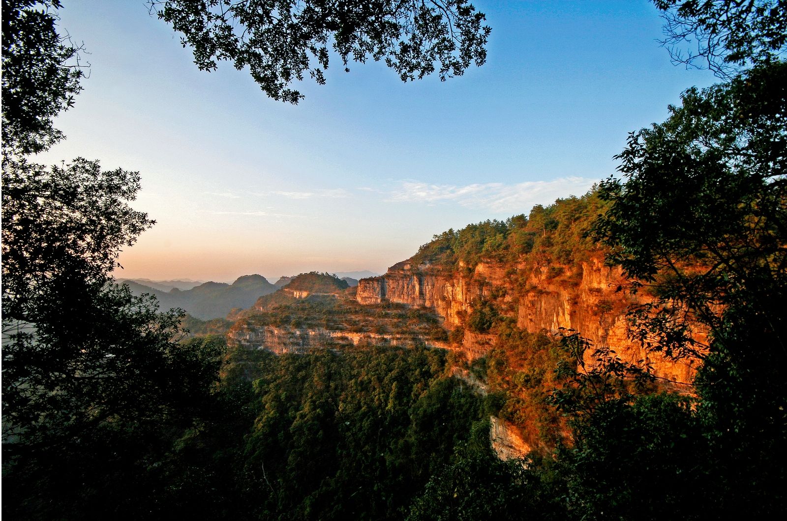 target="_blank" href="/item/旅游">旅游 /a>风景区位于笔架山林场