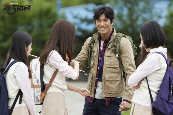  p>《第三医院》是韩国tvn电视台于2012年9月5日在水木档播出的电视剧