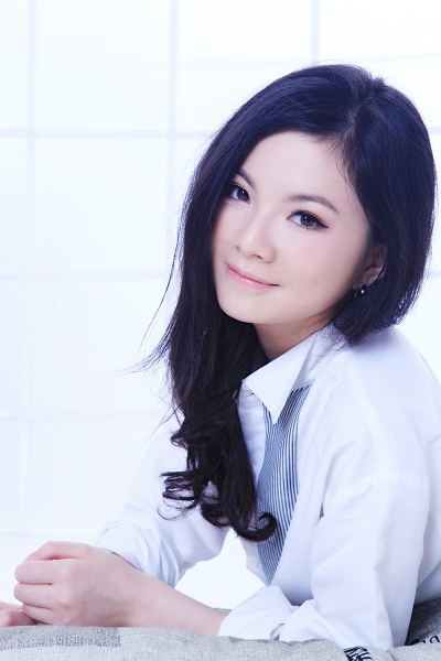 ,中国内地女歌手,作词人,毕业于<a target="