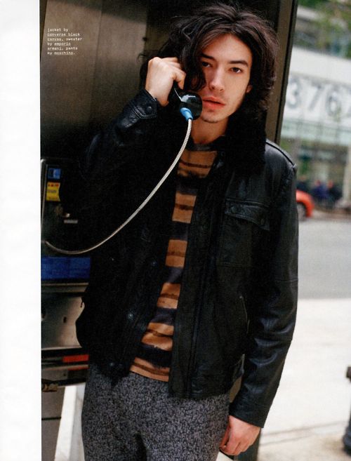  p>埃兹拉·米勒(ezra miller),1992年9月30日出生于美国 a target="