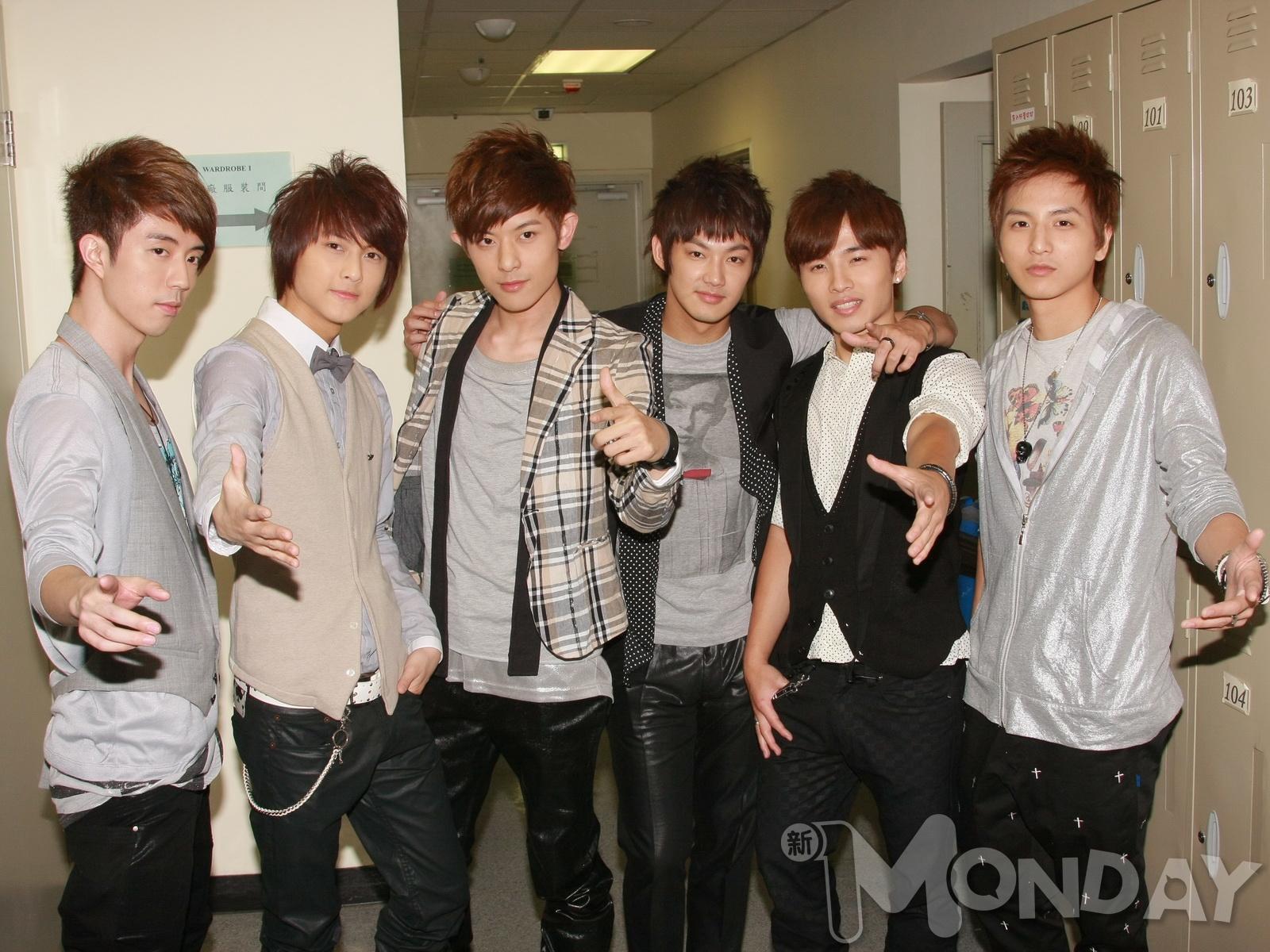 1985年10月15日出生,原名刘俊纬,艺名阿纬(a wei),台湾男艺人,前组合 