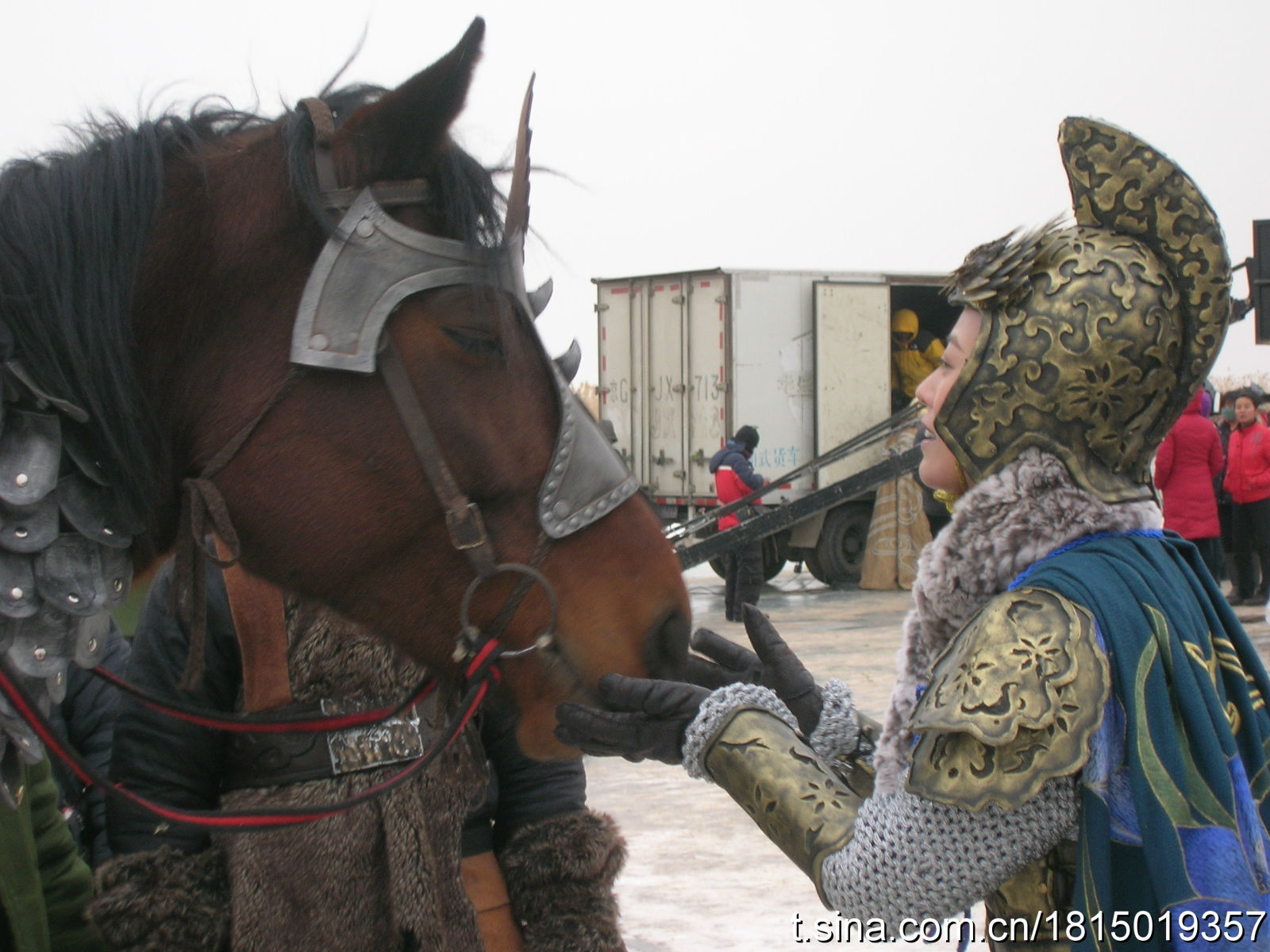 p>周海媚,1966年12月6日出生于中国香港,满洲镶白旗人,中国香港影视