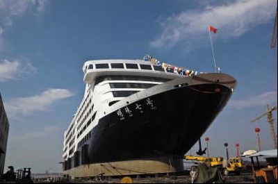  p>明珠7号邮轮,是温州明珠游艇有限公司制造的一艘豪华游轮,可同时