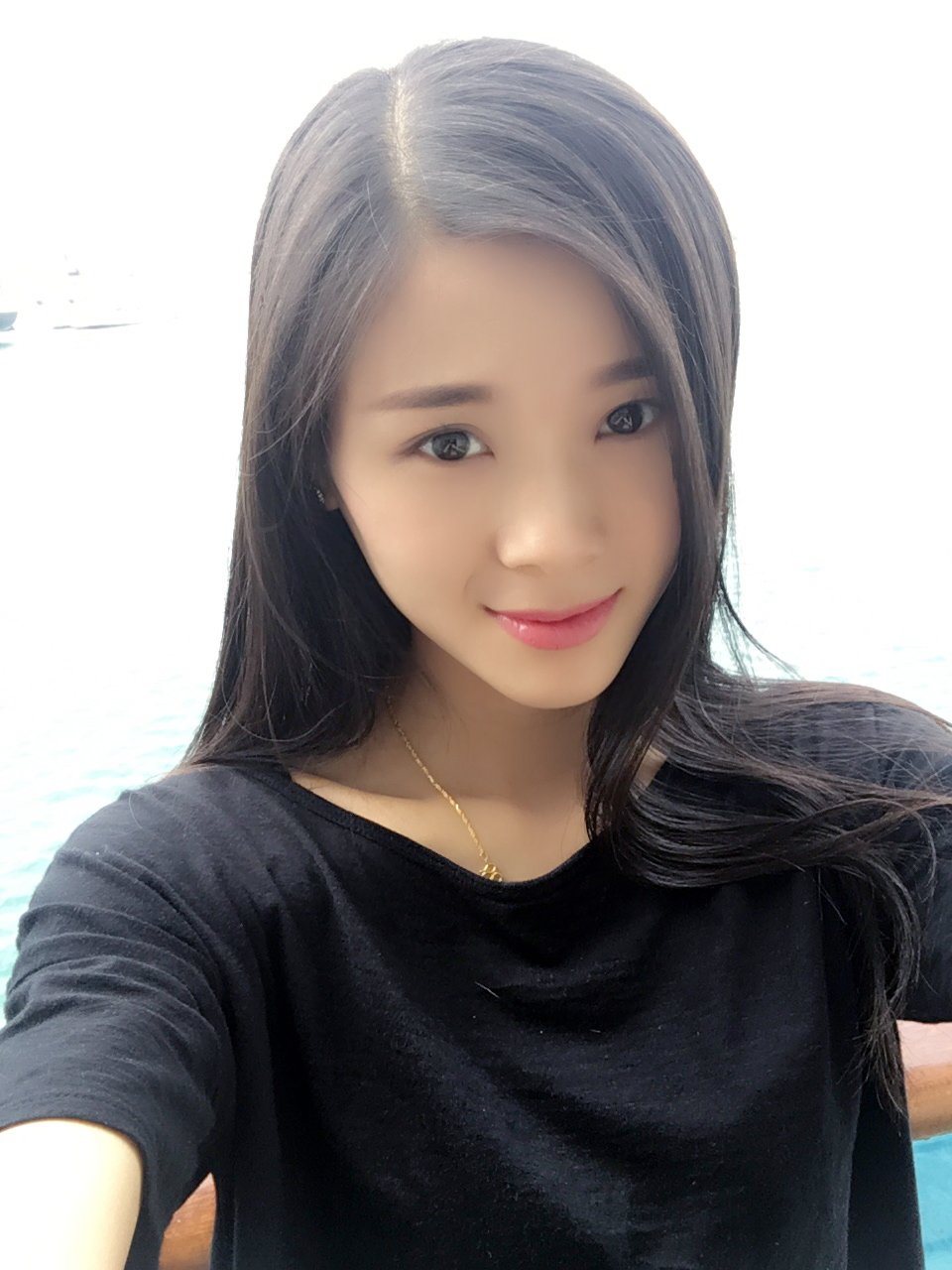  p>李婷婷,内地女歌手,2021年2月10日发行单曲《泪千行》. /p>