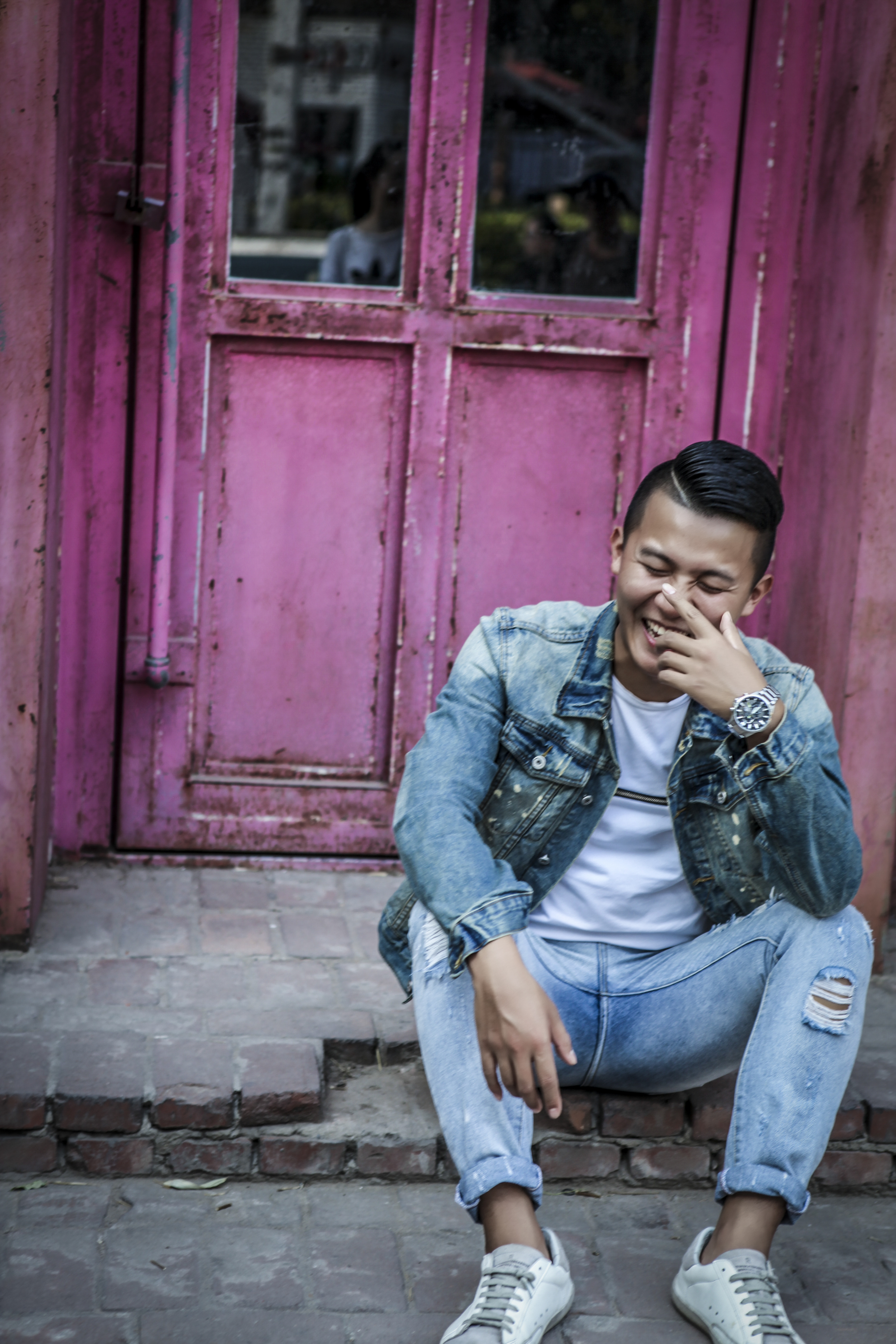 出生于山东青岛,中国内地男演员