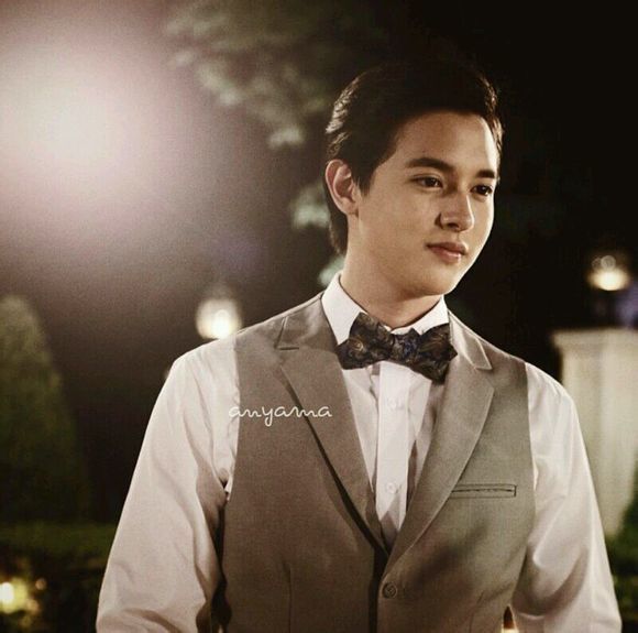  p>吉拉宇·唐思苏克(james),1993年9月19日出生于泰国披集府,泰国男