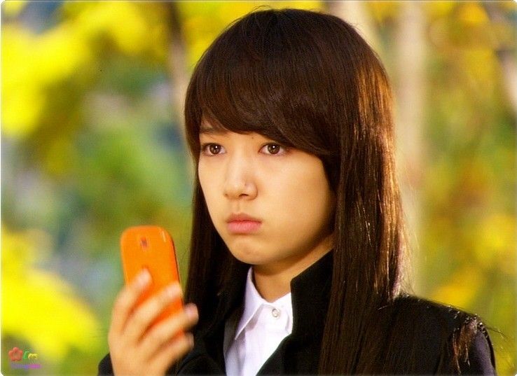  p>《原来是美男啊》是韩国sbs电视台2009年10月7日起首播的水木剧,由
