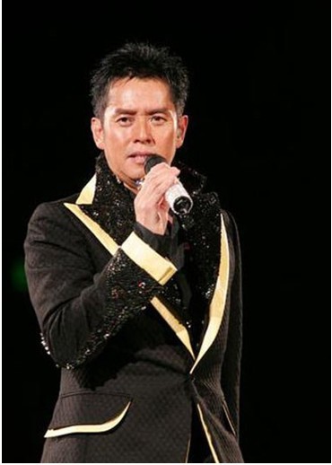 谭江柏/5835630" data-lemmaid="5835630">谭江柏 /a>之子,生于香港