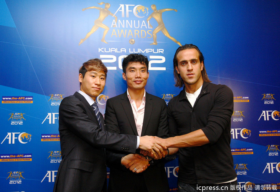 郑智,1980年8月20日生于辽宁省沈阳市,中国足球运动员,司职中场,身高