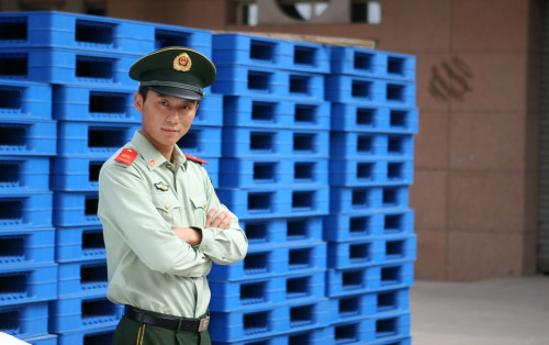  p>李晨,1978年11月24日出生于北京市,中国内地影视男演员,导演,监制